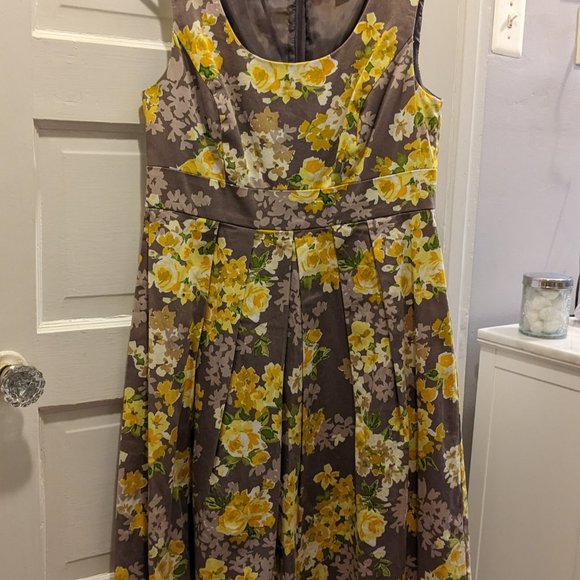 R&K yellow and grey floral sundress, size 6 - Picture 11 of 12